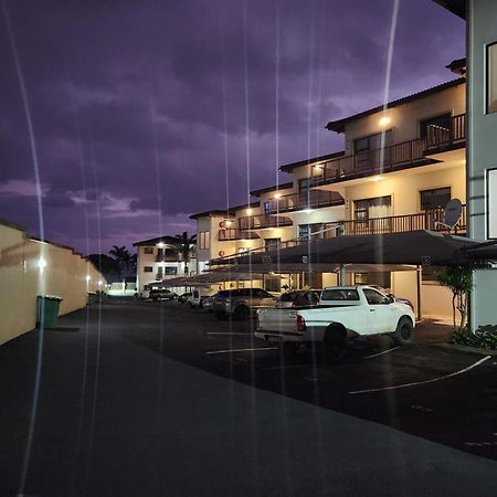 Topanga 17 Uvongo Beach Exterior foto
