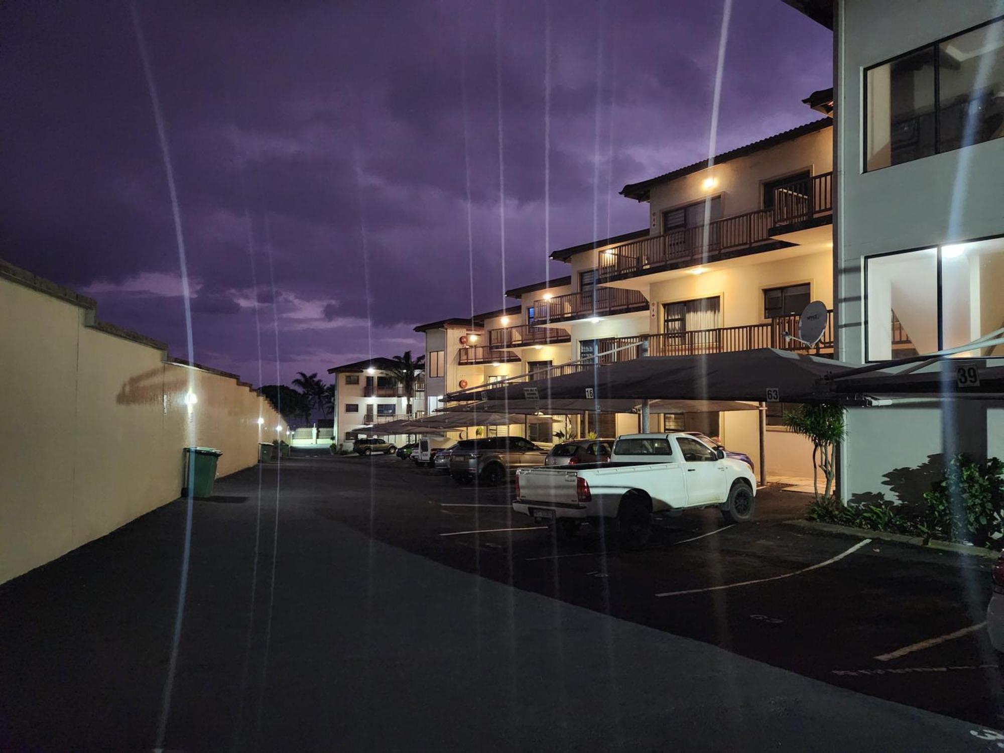 Topanga 17 Uvongo Beach Exterior foto