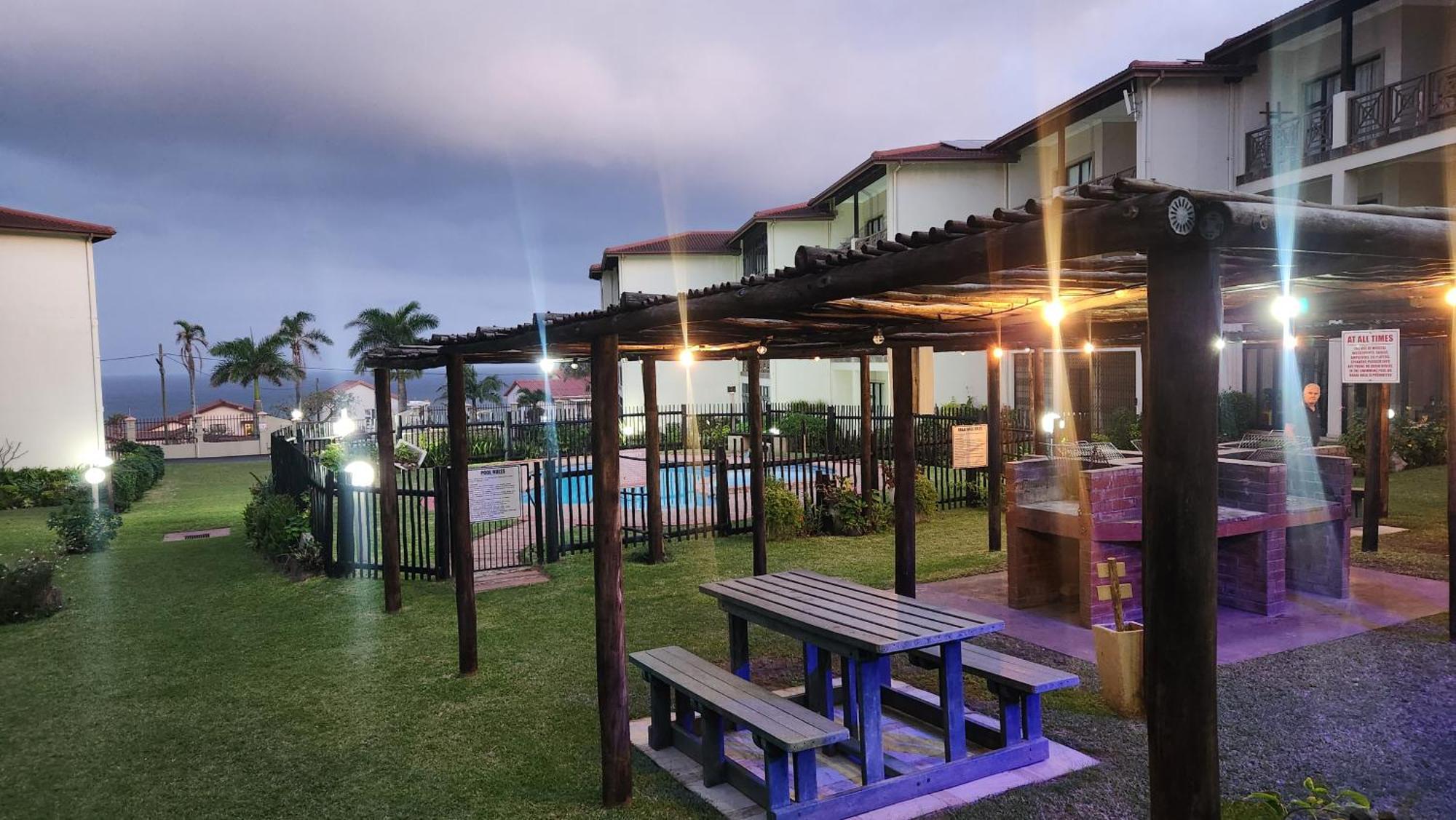 Topanga 17 Uvongo Beach Exterior foto